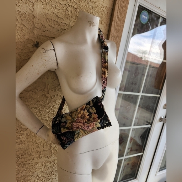 Vintage Gypsy Wings Tapestry Fanny Pack. - Picture 9 of 12